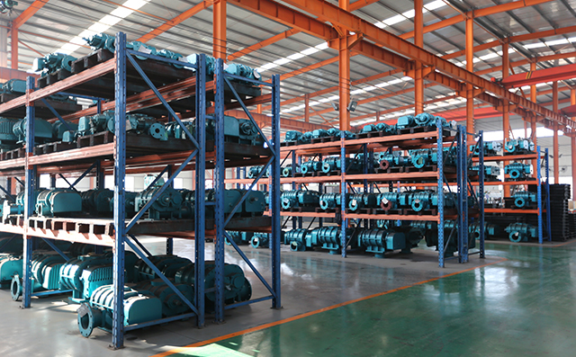 章丘豐源機(jī)械有限公司車間風(fēng)機(jī)展示臺